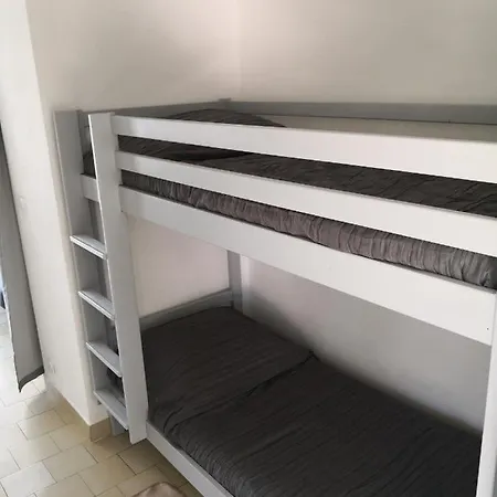 à Port - Proche De Toutes Commodités * Hyères